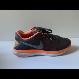 Nike fitsole sneakers